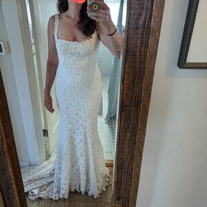 Sarah Seven & Wilderly White  Daisy Lace Wedding Dress Gown